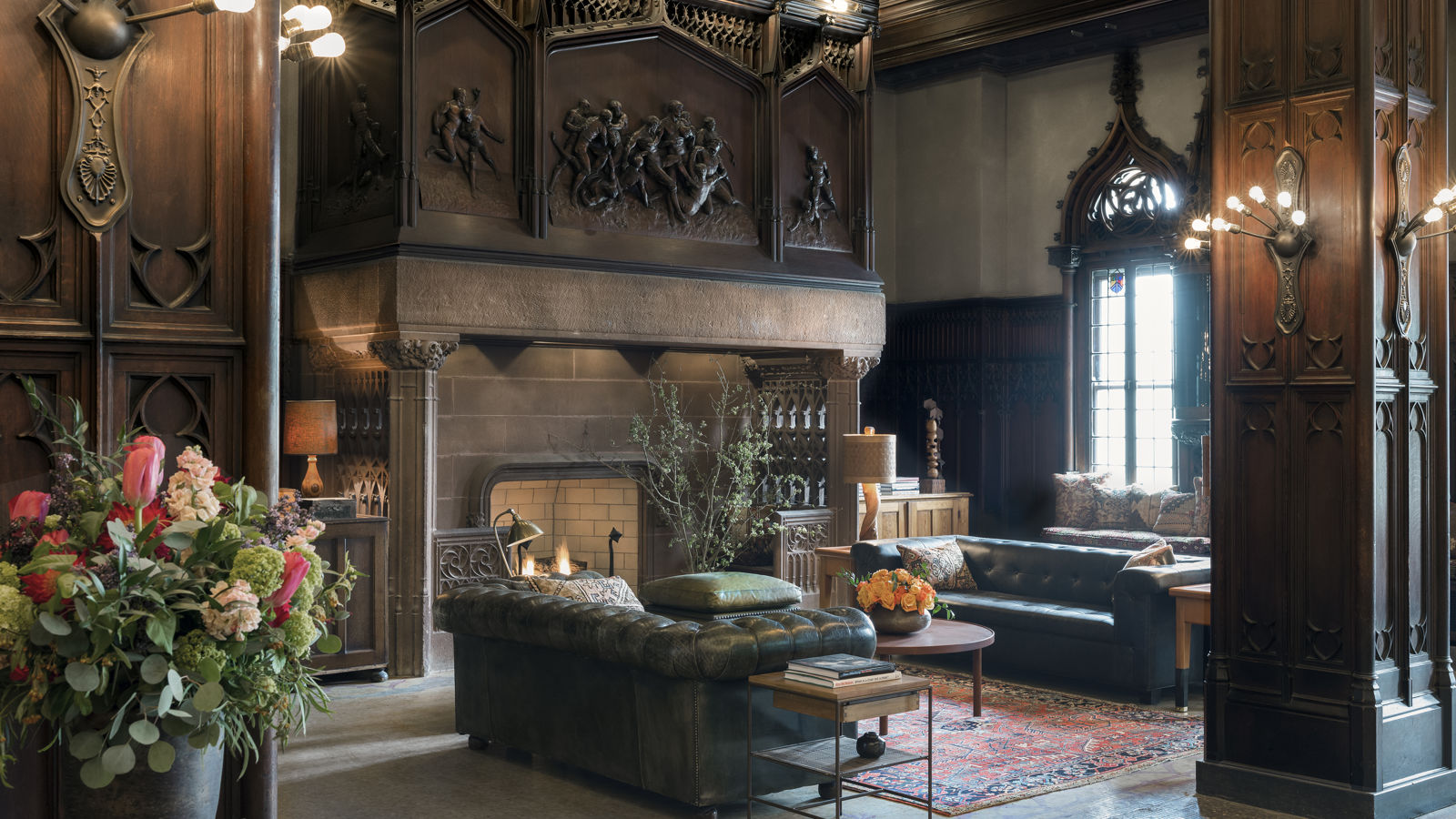 Drawing room in Chicago Athletic Association