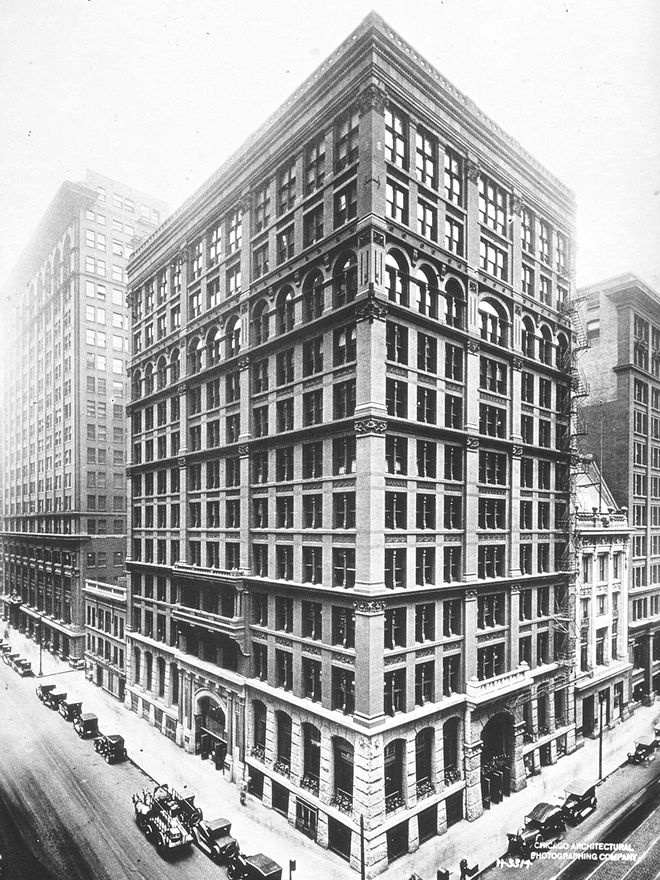 A picture of one of the oldest and most famous Chicago Skyscrapers 